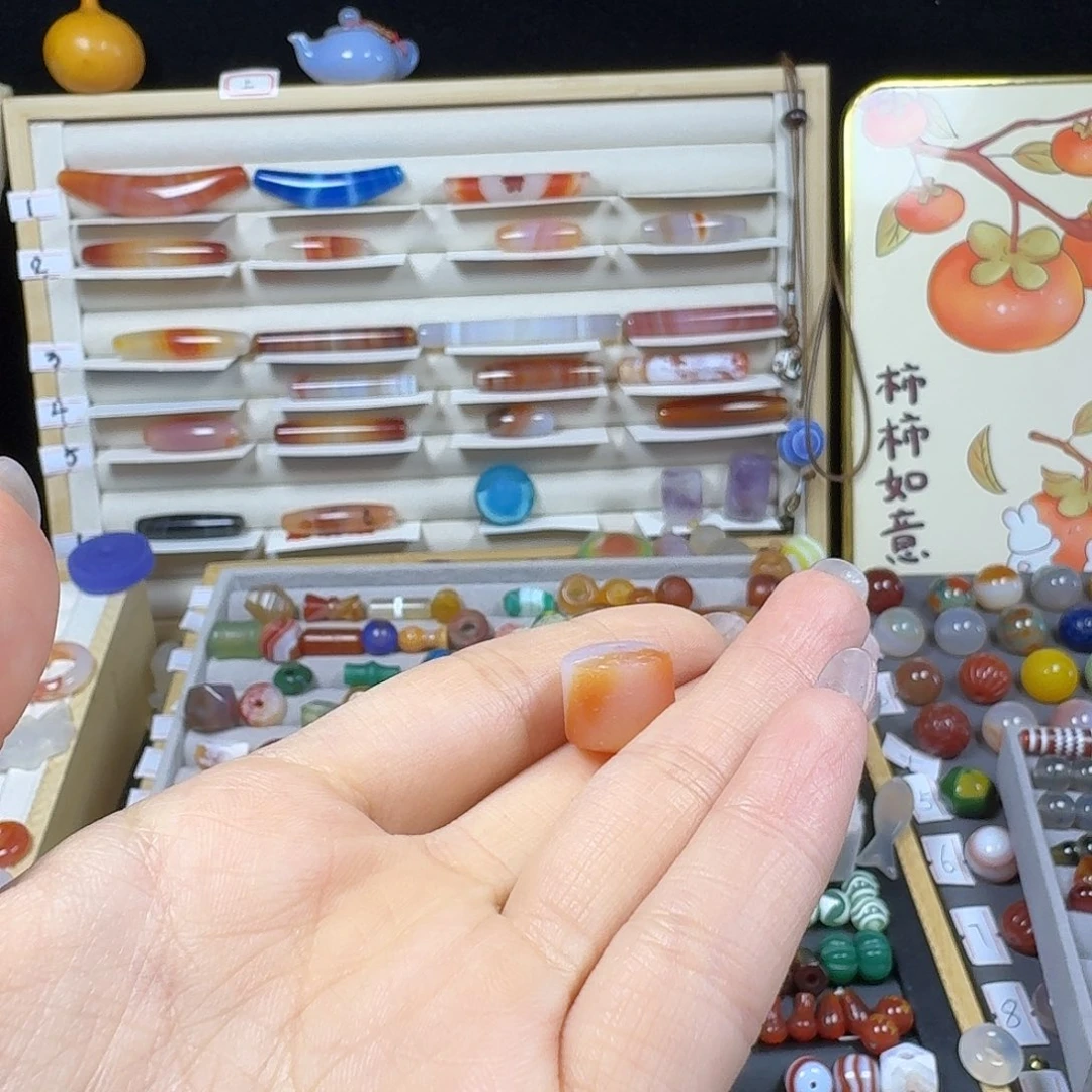 熊***二玛瑙/玉髓未镶嵌颈饰