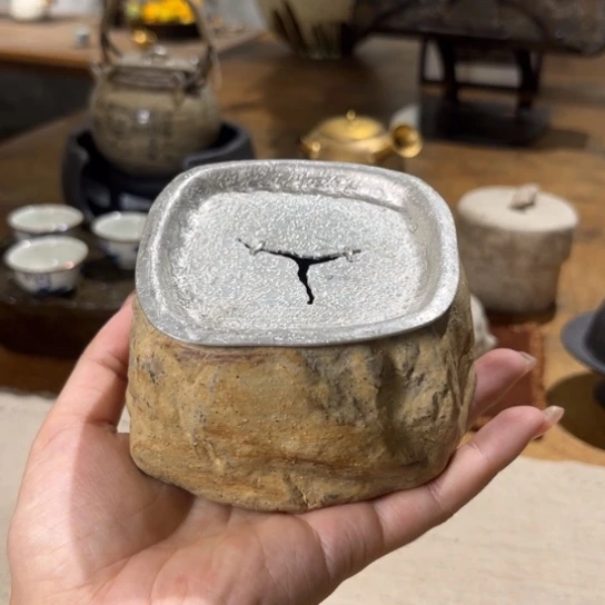 景德镇鱼和熊手工陶艺