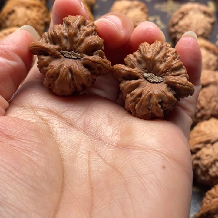 把件文玩核桃密纹狮子头32