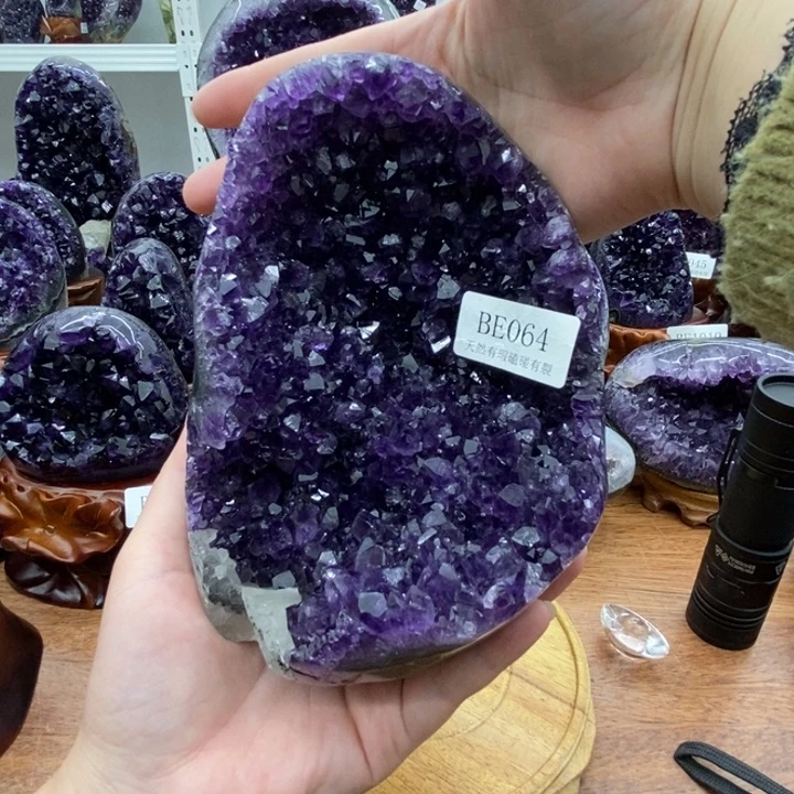 紫晶大型摆件（非配饰）未镶嵌