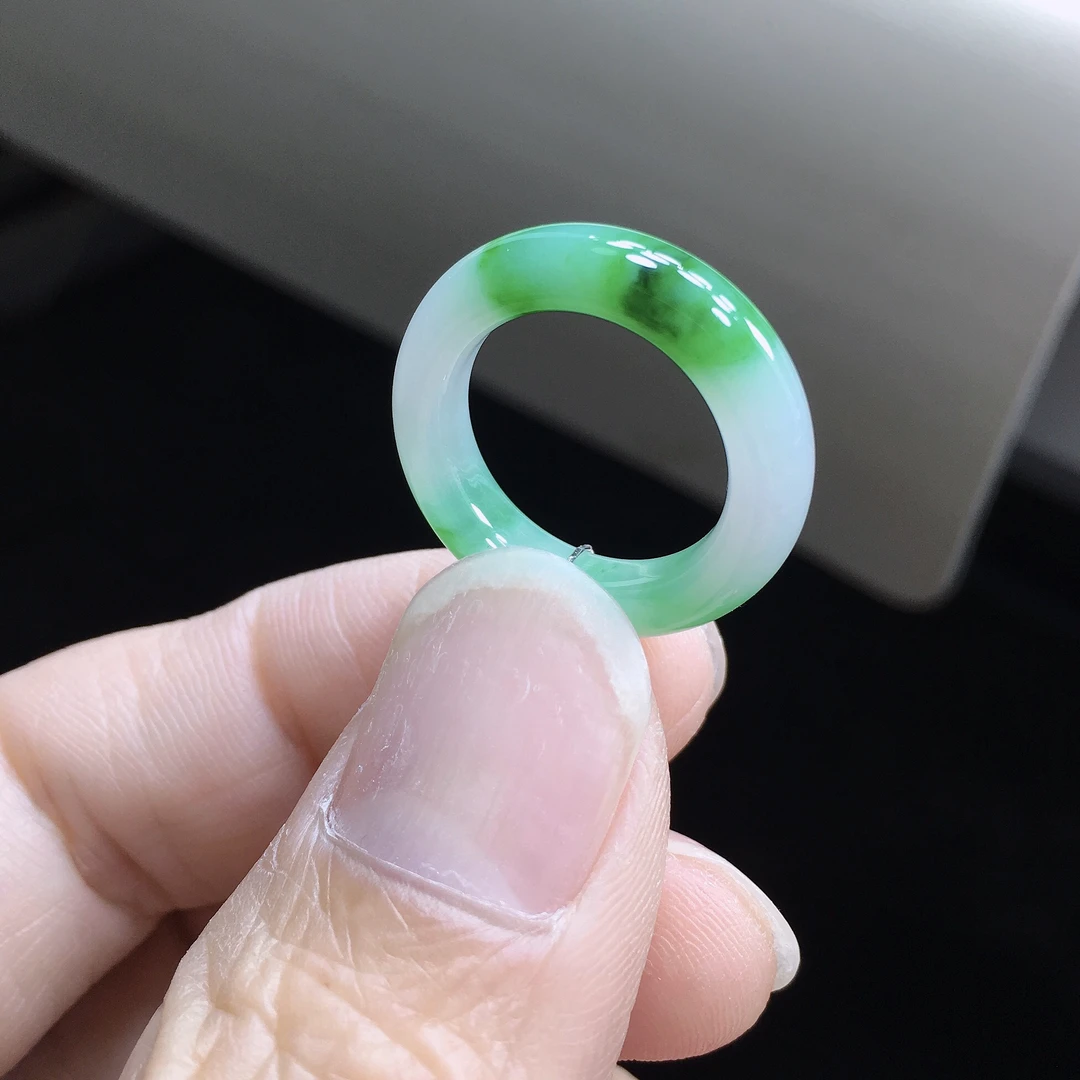 9-10号圈 天然A货缅甸翡翠 冰润飘阳绿戒指 尺寸15.3×4.8×4mm