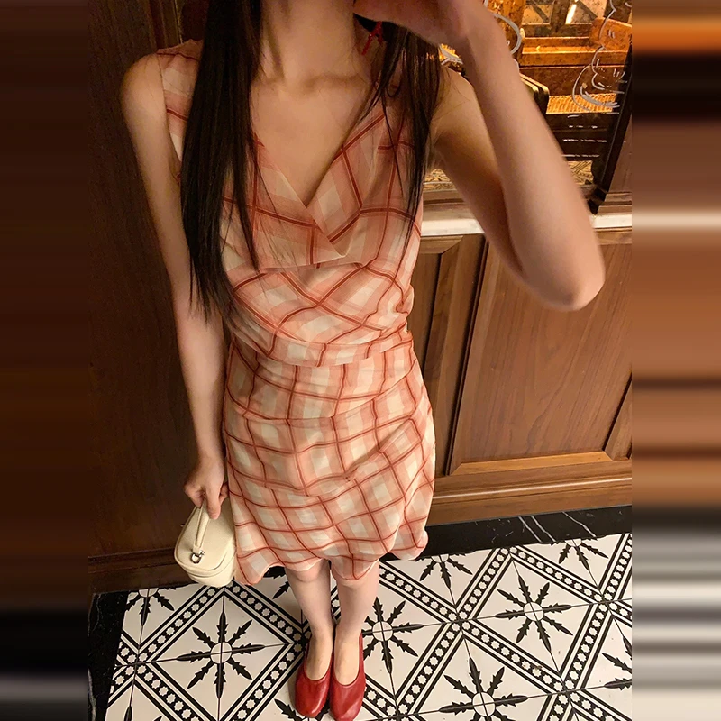 法式红色无袖格纹荡领连衣裙夏季2025新款爆款漂亮短裙3590