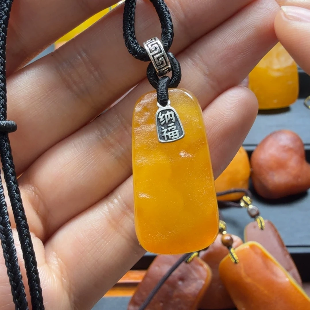 琥珀吊坠(赠链)未镶嵌