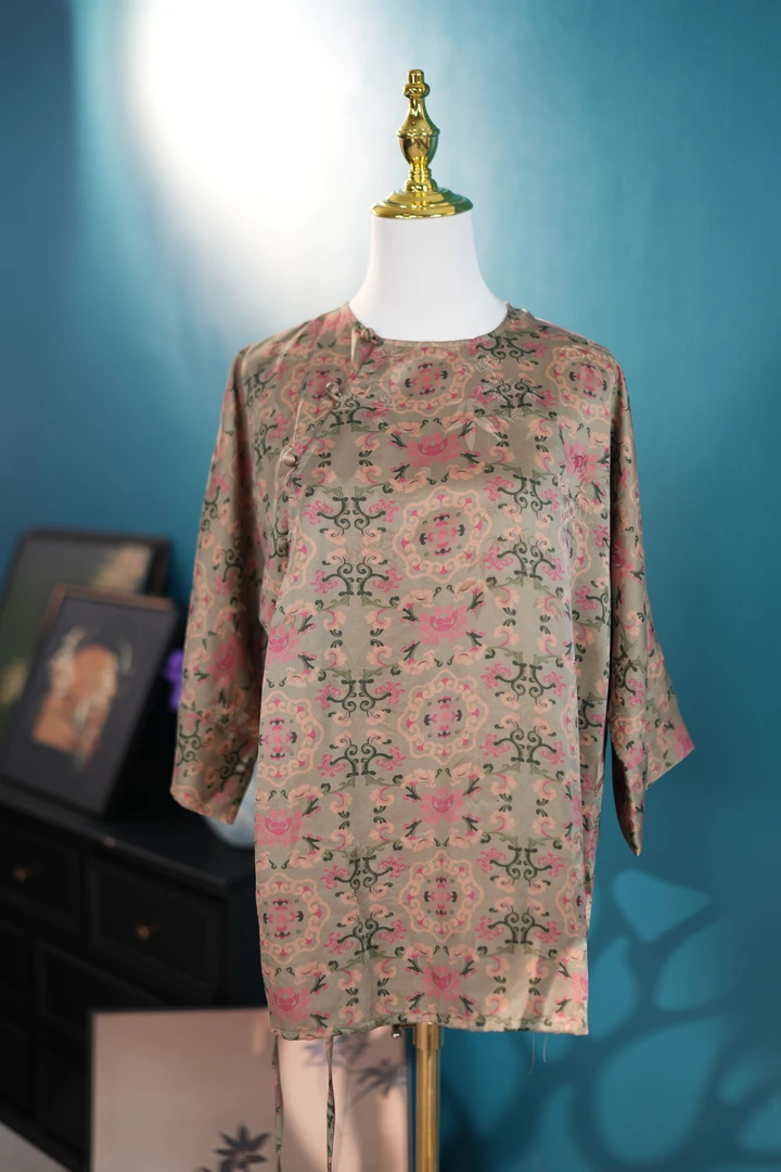 M051.宝箱花粉毛衫