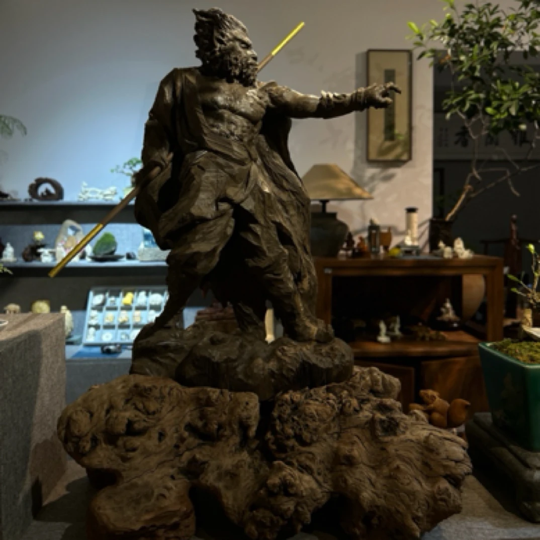 楠木手工一体雕刻大圣归来配底座