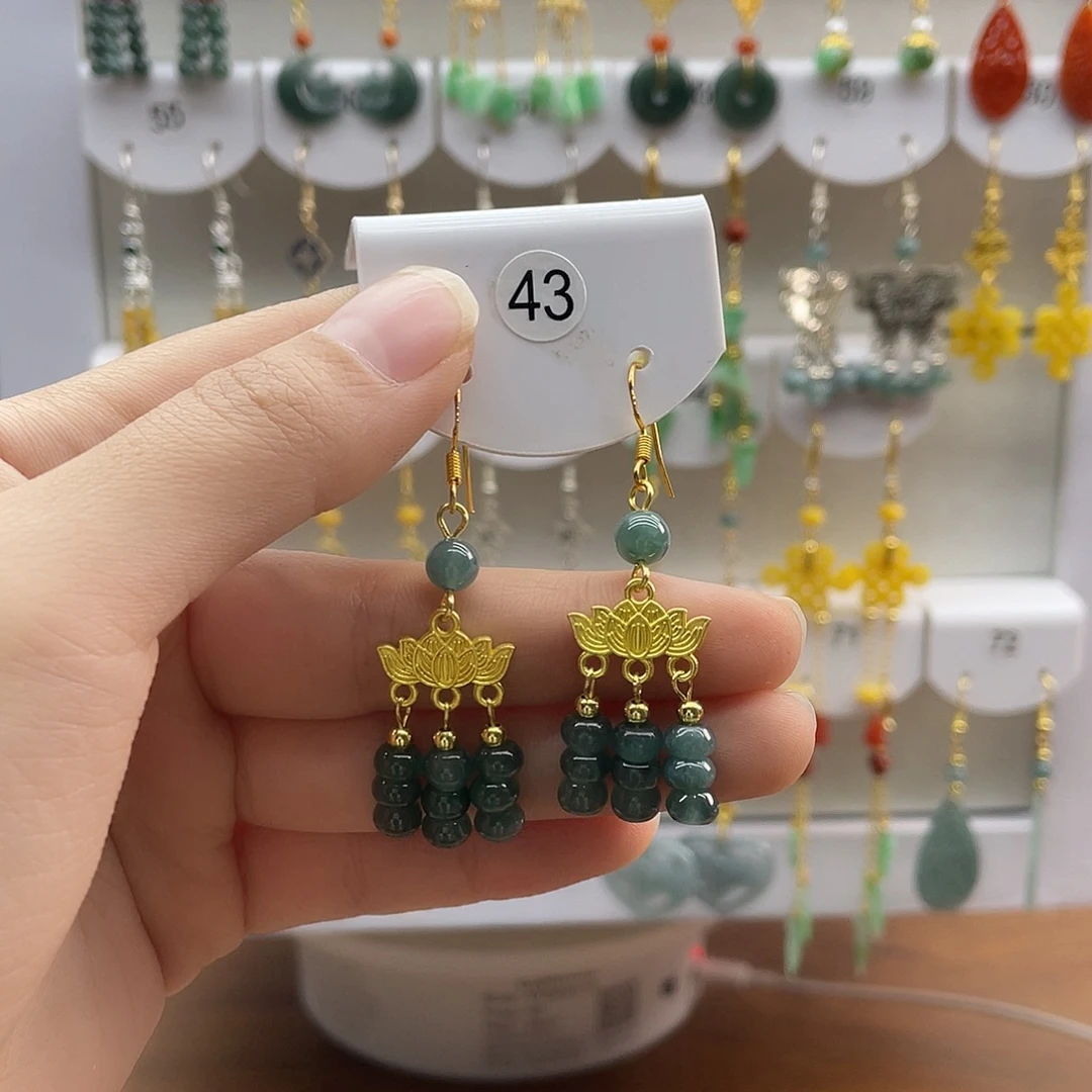 翡翠未镶嵌耳饰一物一图，以实物为准