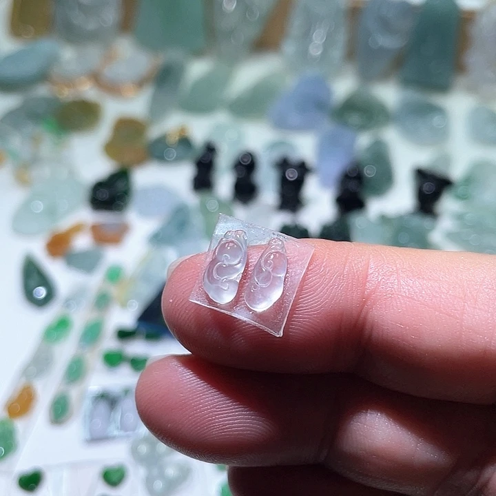 翡翠未镶嵌颈饰17