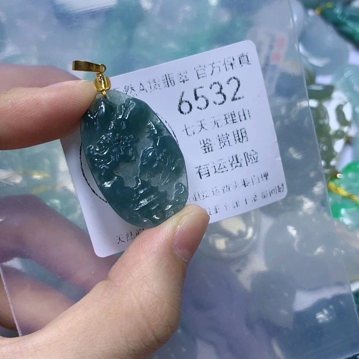 翡翠未镶嵌颈饰翡翠