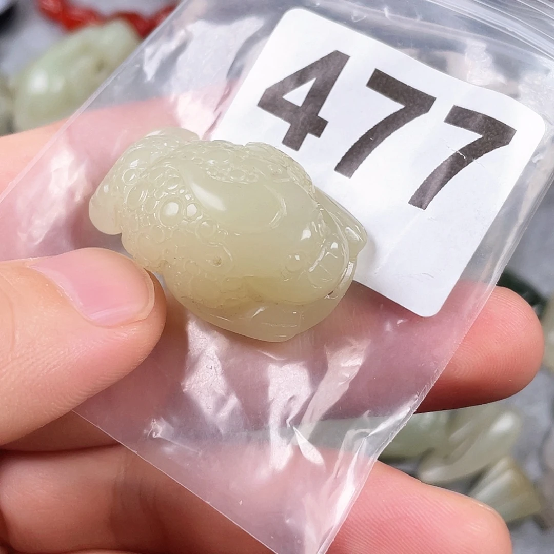 和田玉（糖玉）未镶嵌颈饰