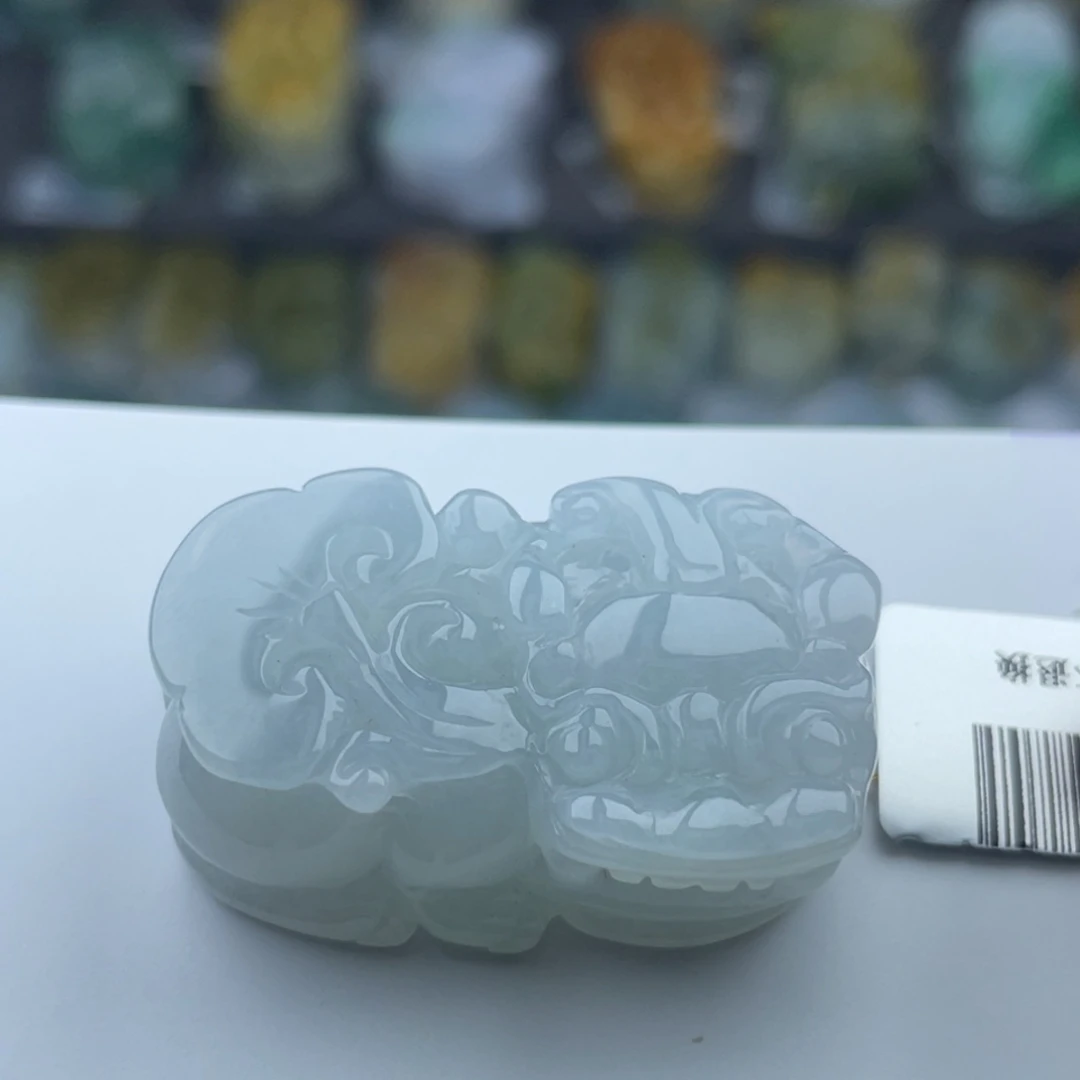 翡翠未镶嵌颈饰貔貅