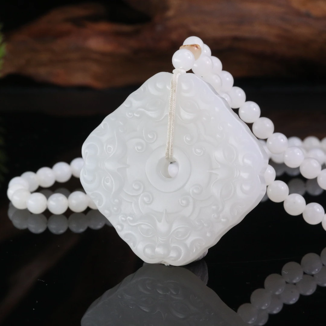 11和田玉仿古方牌/100413保利厦门拍卖