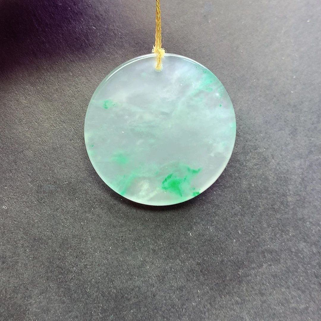 石英质玉未镶嵌颈饰