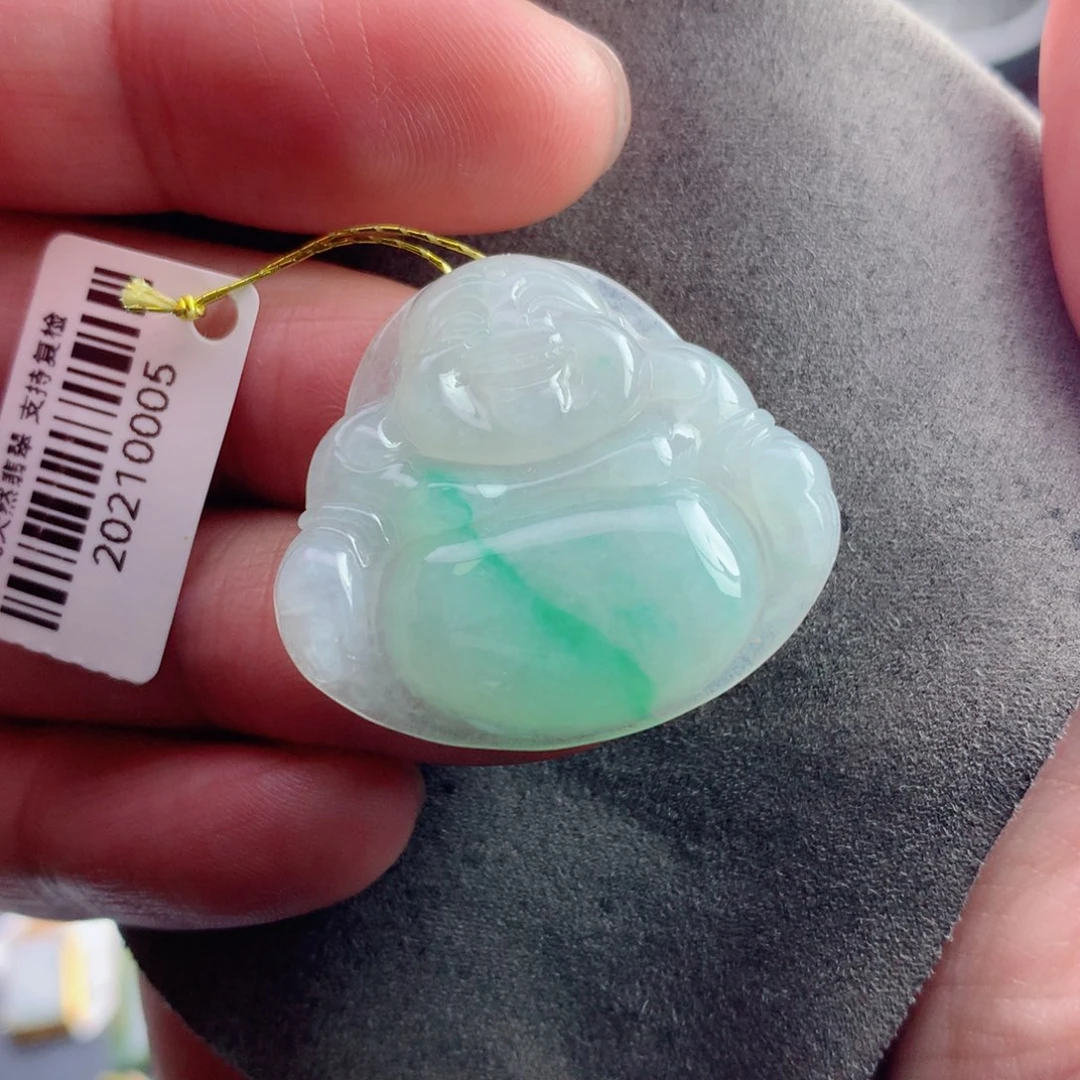 翡翠未镶嵌颈饰佛公