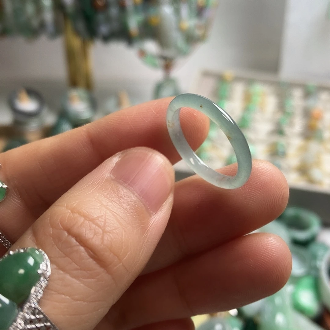 翡翠未镶嵌颈饰15卡16.6