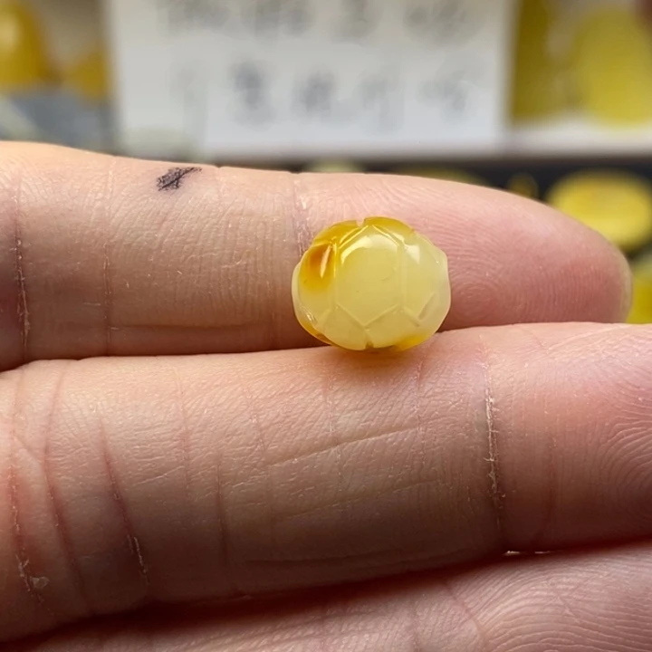 蜜蜡未镶嵌裸石微瑕卡9