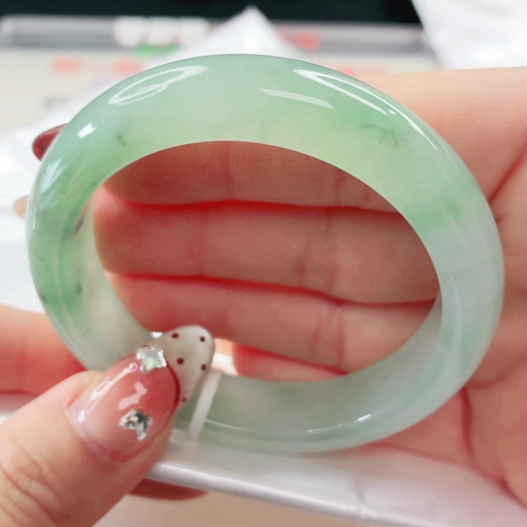 翡翠未镶嵌手镯缅甸天然A货翡翠52.6