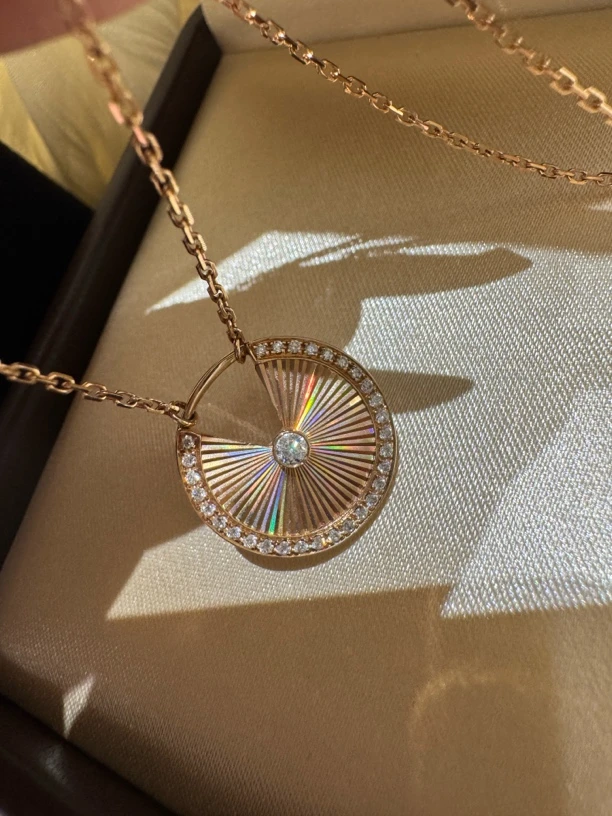 18k金钻石炫彩平安符项链时尚轻奢百搭钻石项链