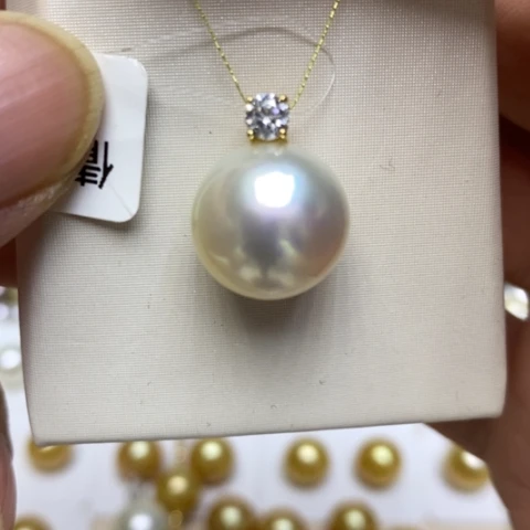 18K金镶嵌颈饰海水珍珠