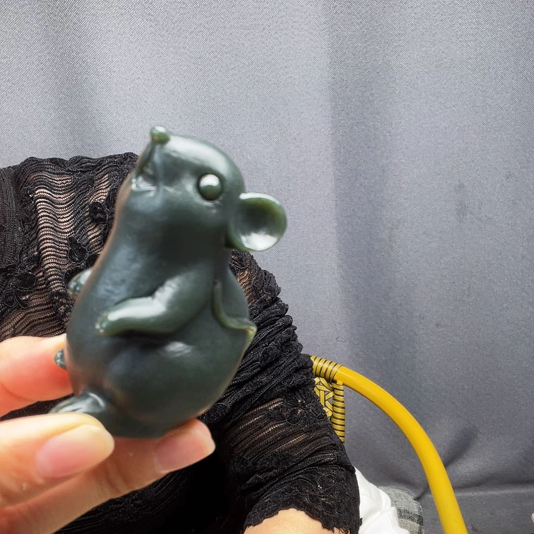 和田玉未镶嵌把件