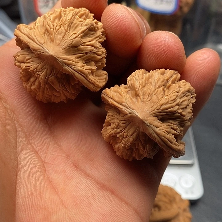 文玩核桃把件虎头