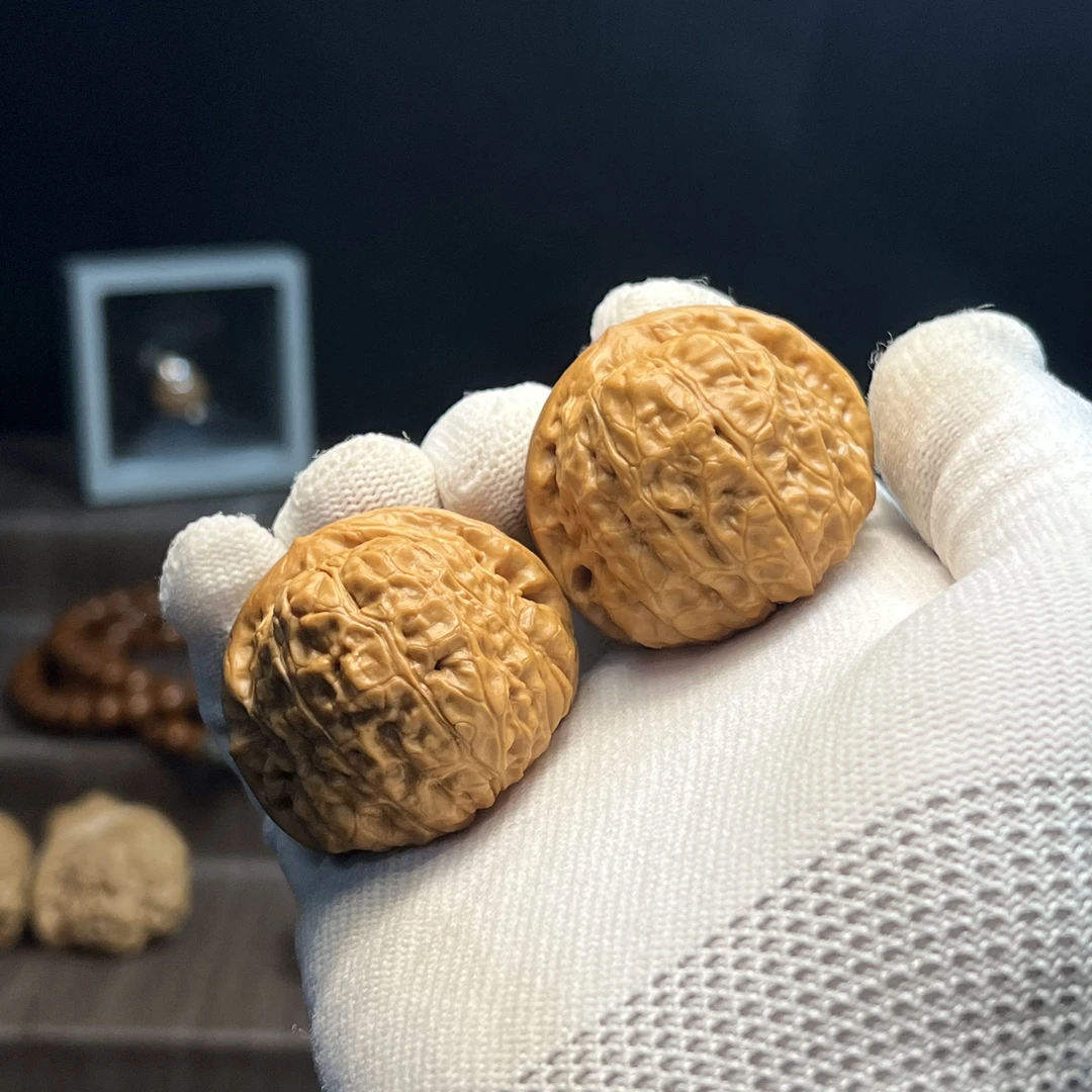 精品文玩核桃-精修精配荷叶底南瓜墩文玩核桃