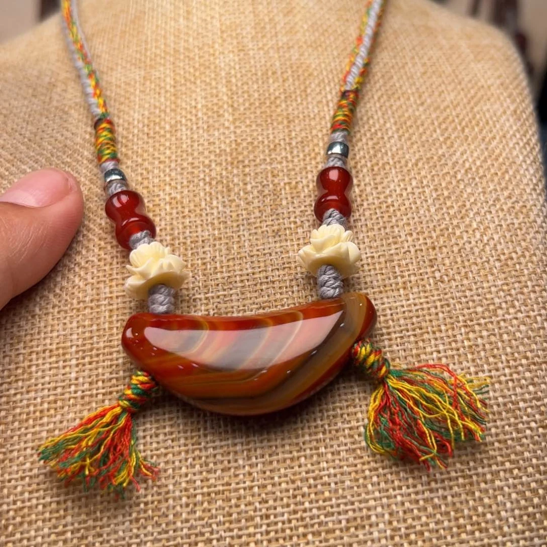 玛瑙/玉髓颈饰未镶嵌