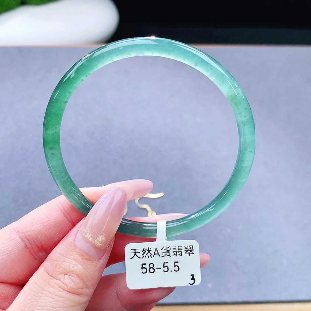 未镶嵌手镯（圆镯）翡翠