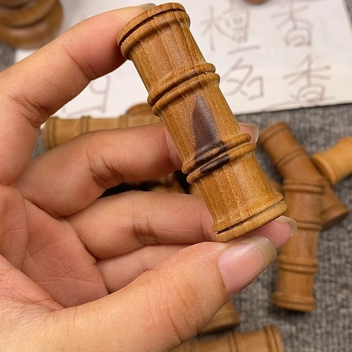 檀香木吊坠老山檀香雕刻竹节把件瑕疵