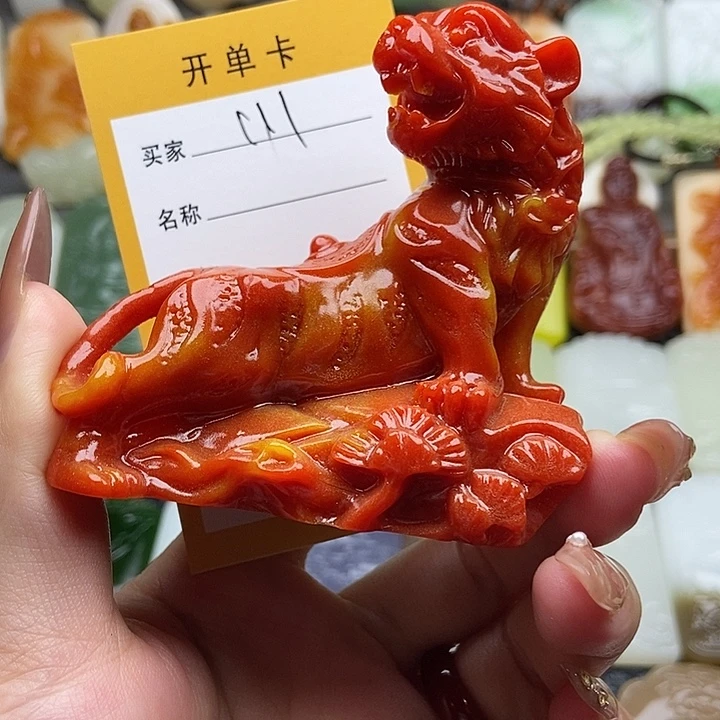 颈饰未镶嵌石英质玉