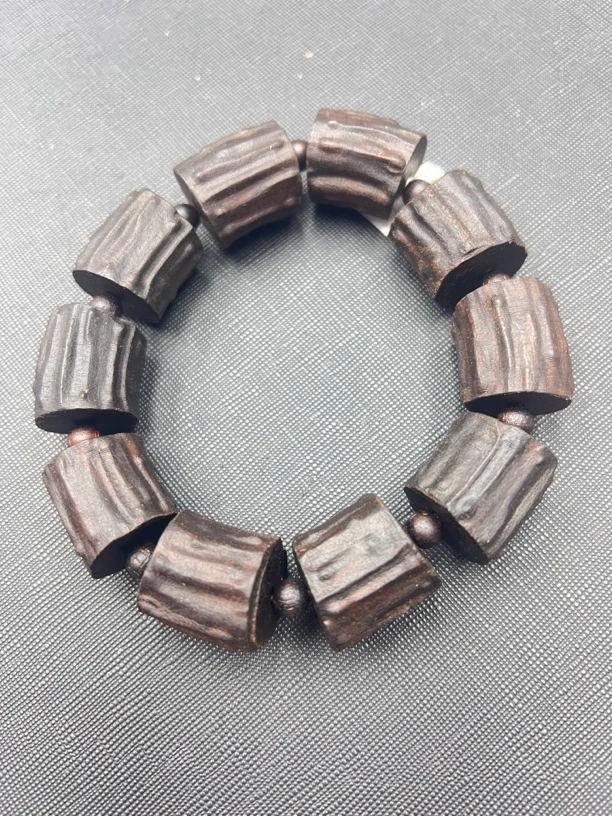 284沉木桶珠手串