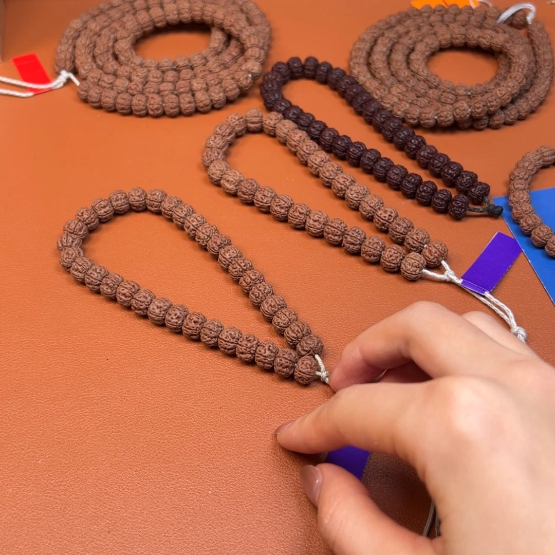 哈***.吊坠金刚菩提老树王