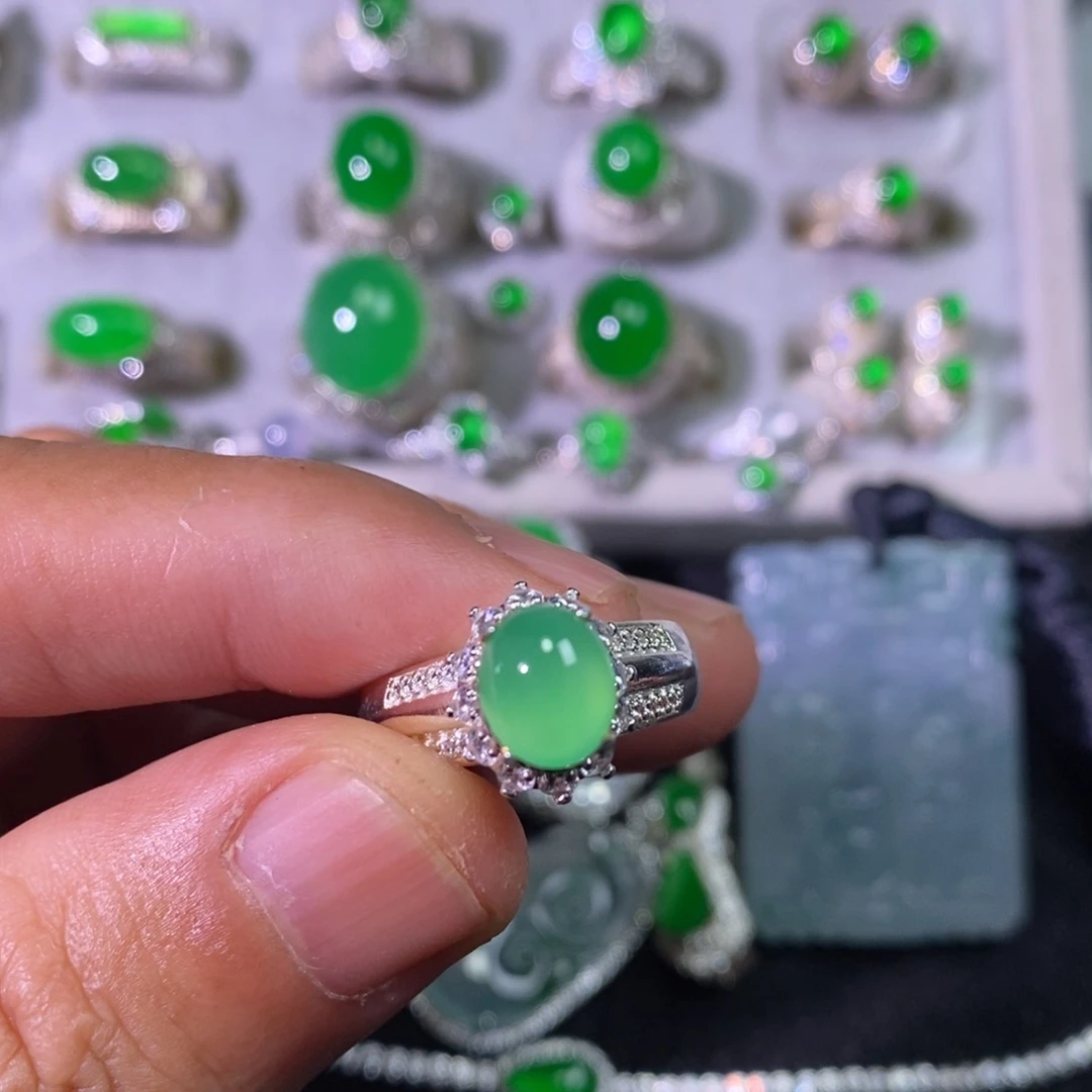 翡翠未镶嵌戒指戒指