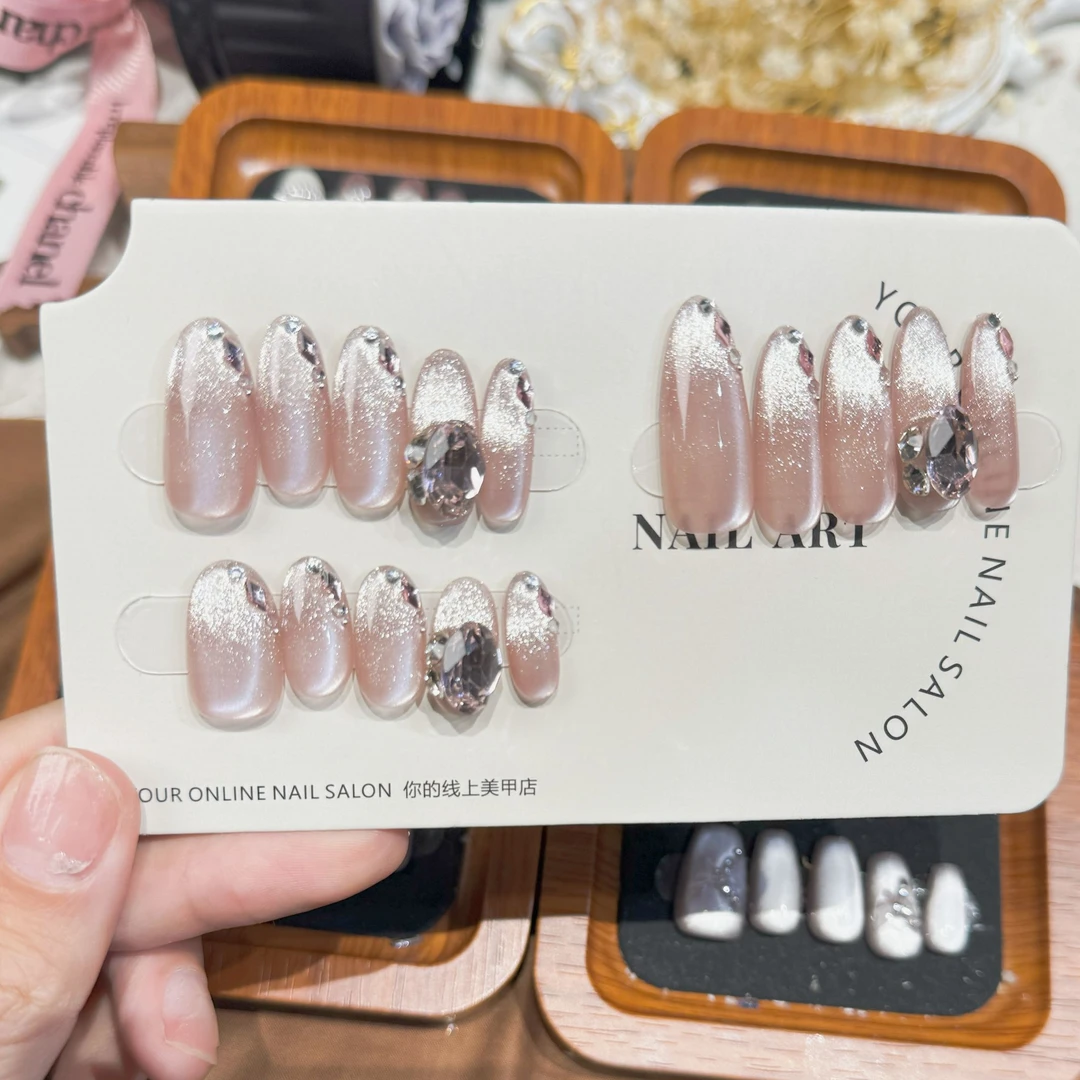 【荔枝乌龙】2025新款夏日轻奢鸽子蛋粉钻锆石纯手工穿戴甲