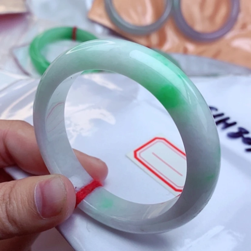 【闪购商品】翡翠手镯未镶嵌53白底青