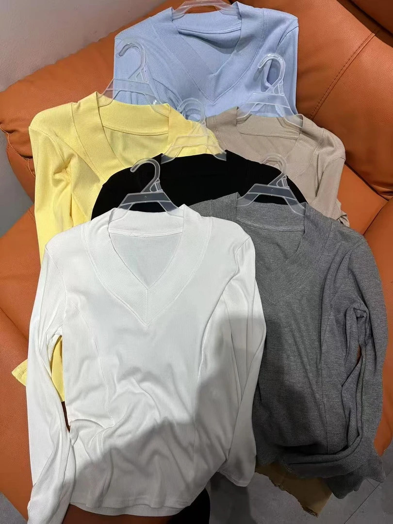 赚赚家V领显瘦百搭纸片女神衣