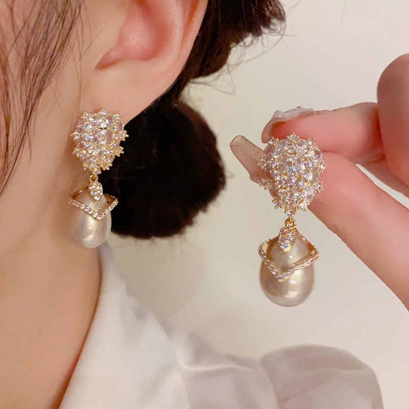 铜合金锆石耳饰 轻奢风金色女法式设计感优雅满钻2025新款精致