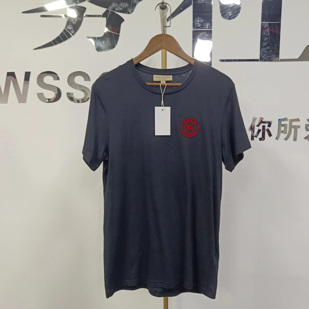 99新 BURBERRY/博柏利 战马短袖 P0441 M 衣长72 胸围46编码1