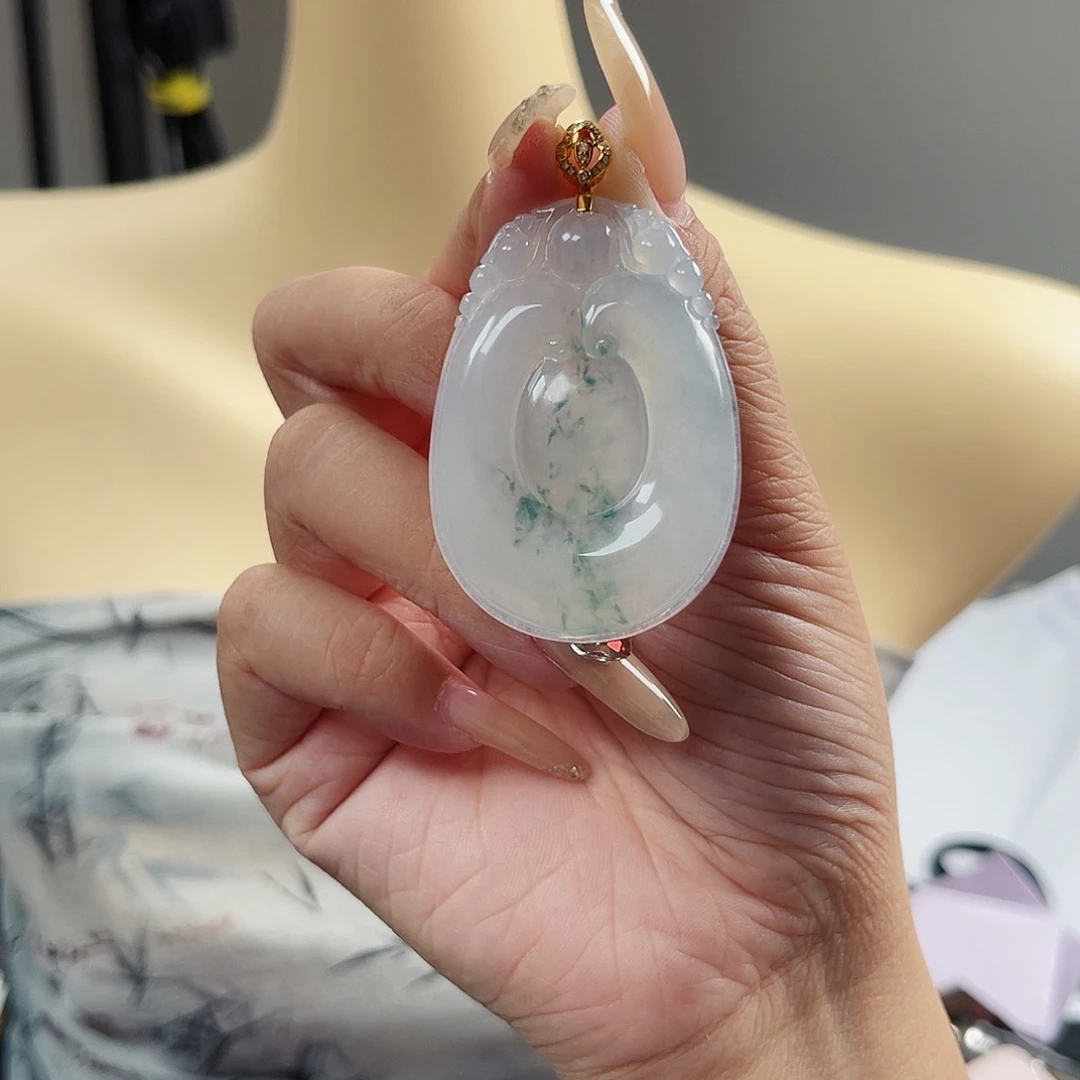 翡翠18K金镶嵌颈饰