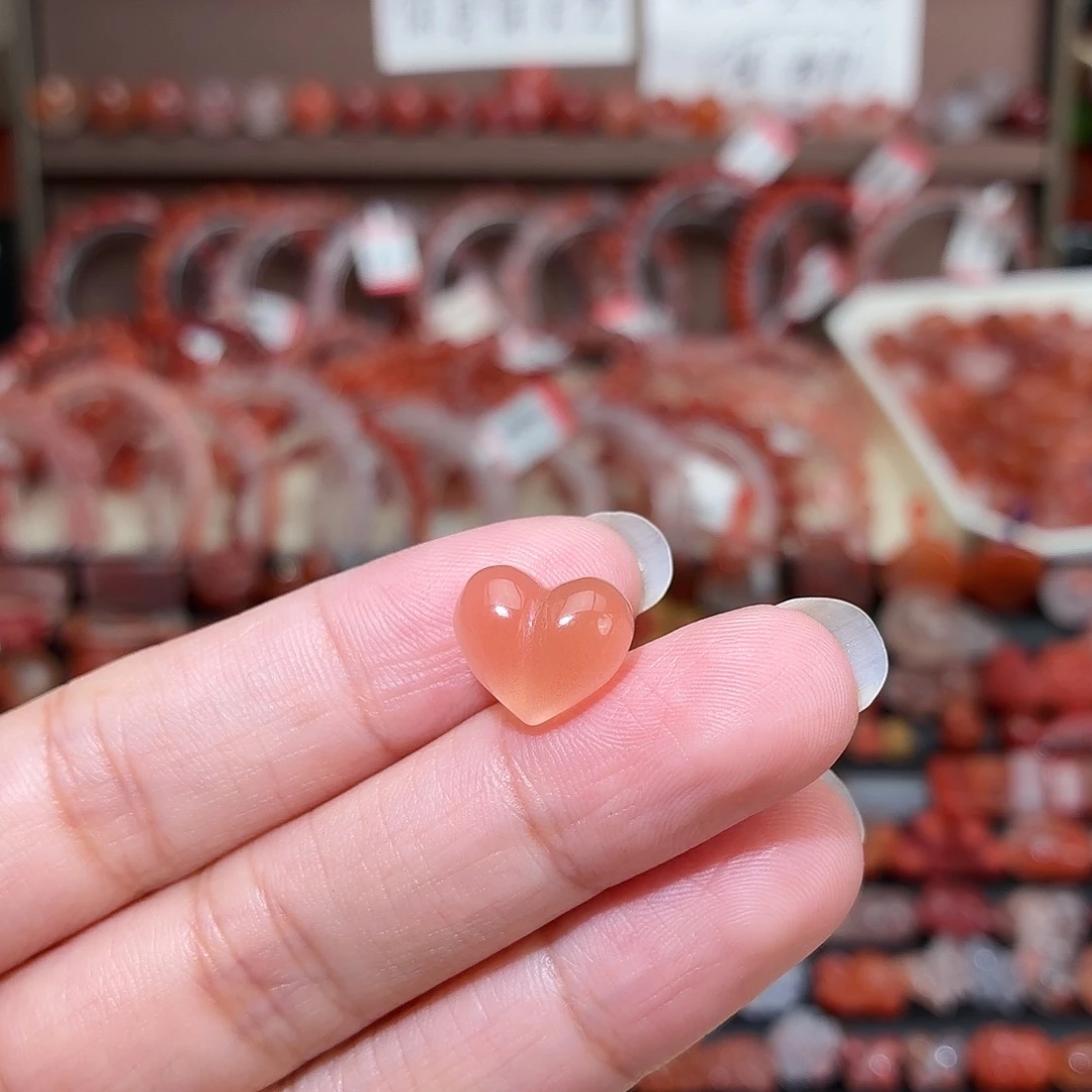 南红玛瑙未镶嵌颈饰屁桃心