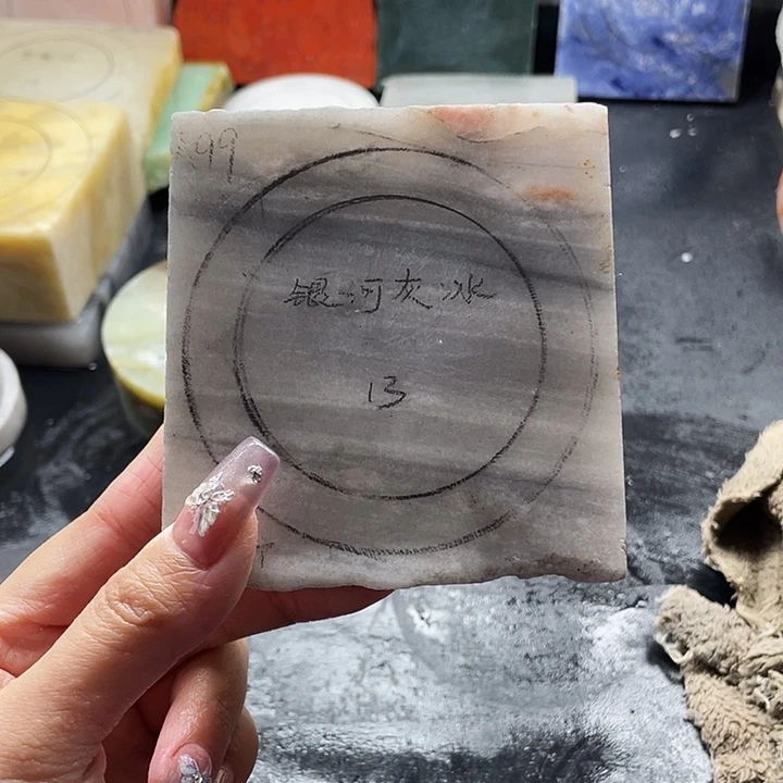 石英质玉未镶嵌手镯定制