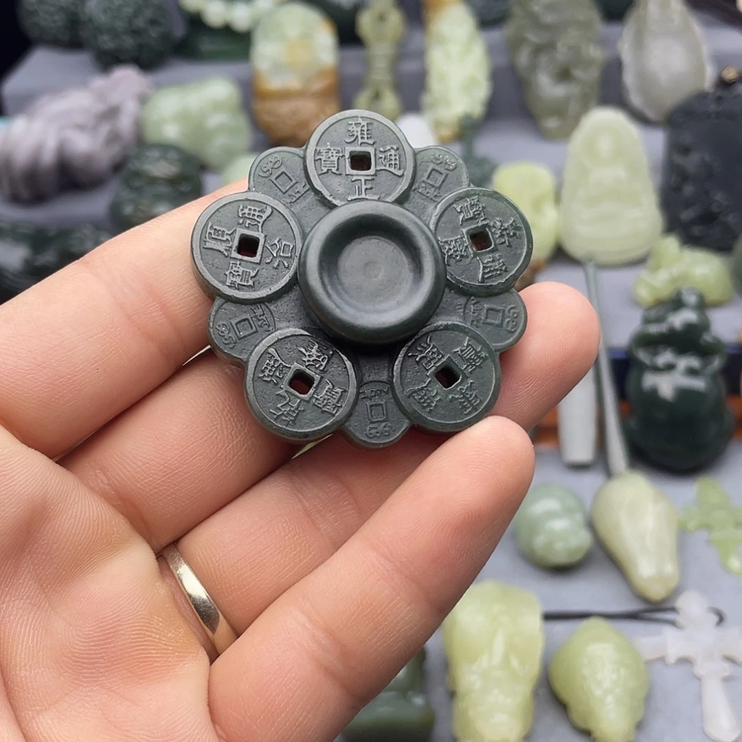 和田玉未镶嵌把件