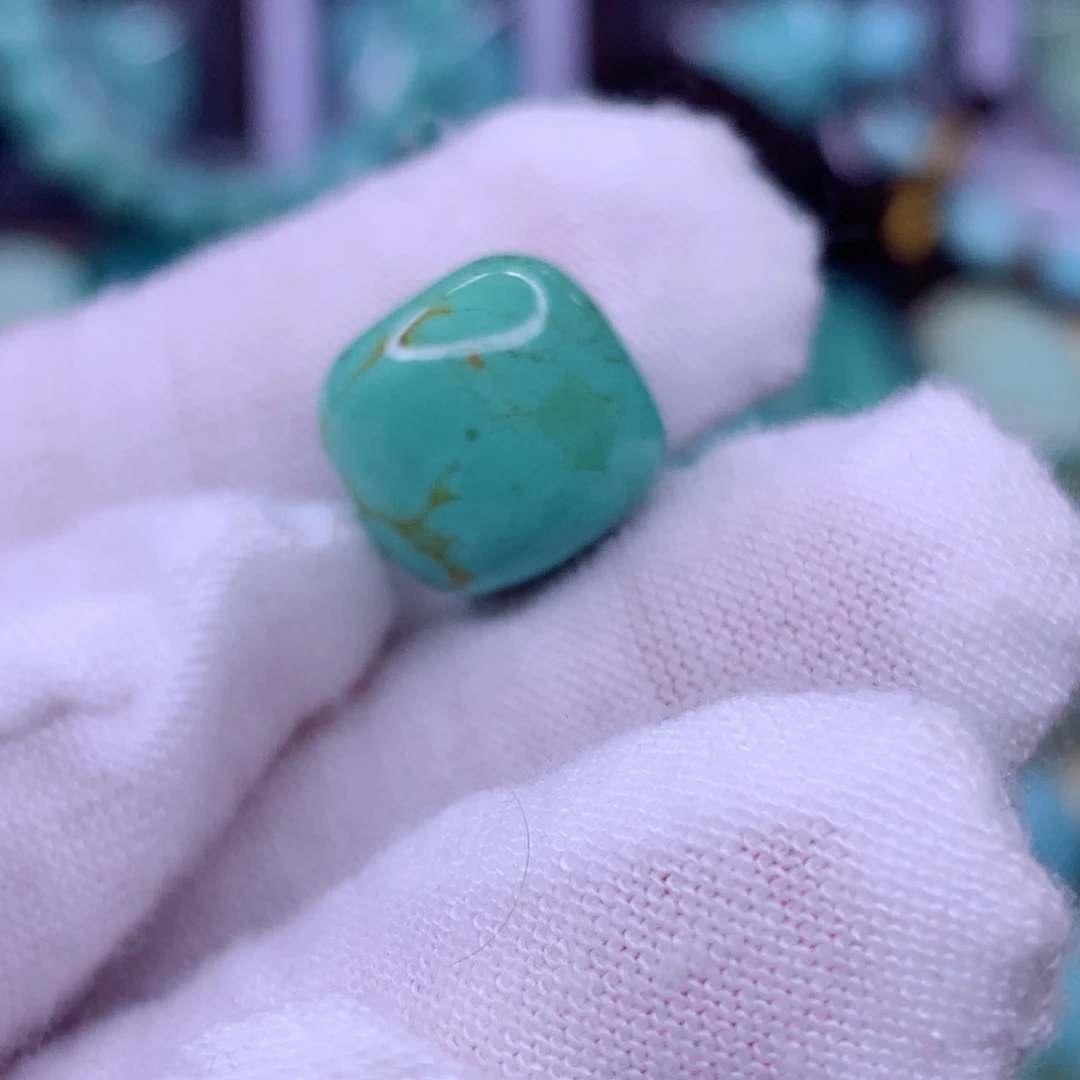 绿松石未镶嵌颈饰百**乐