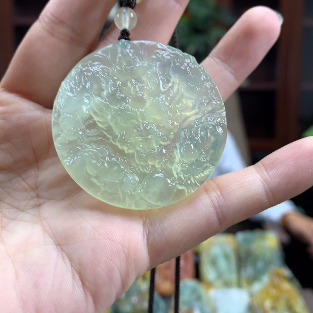 未镶嵌蛇纹石玉颈饰