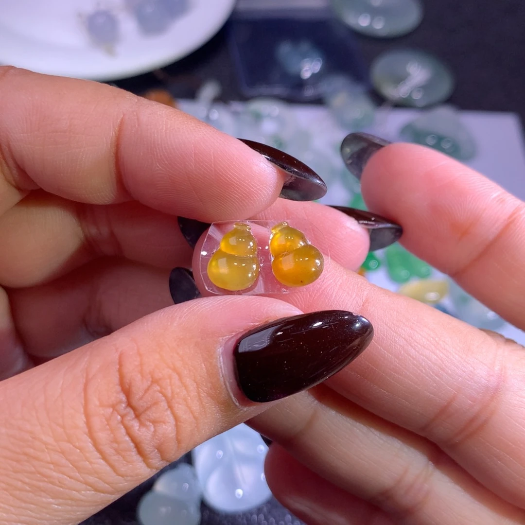 翡翠未镶嵌颈饰葫芦984