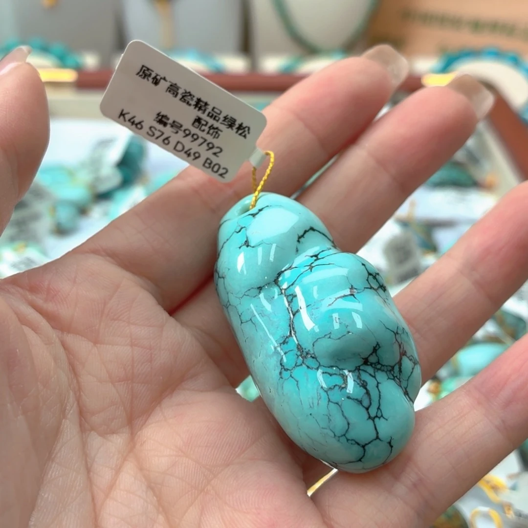 绿松石未镶嵌珠宝奇石