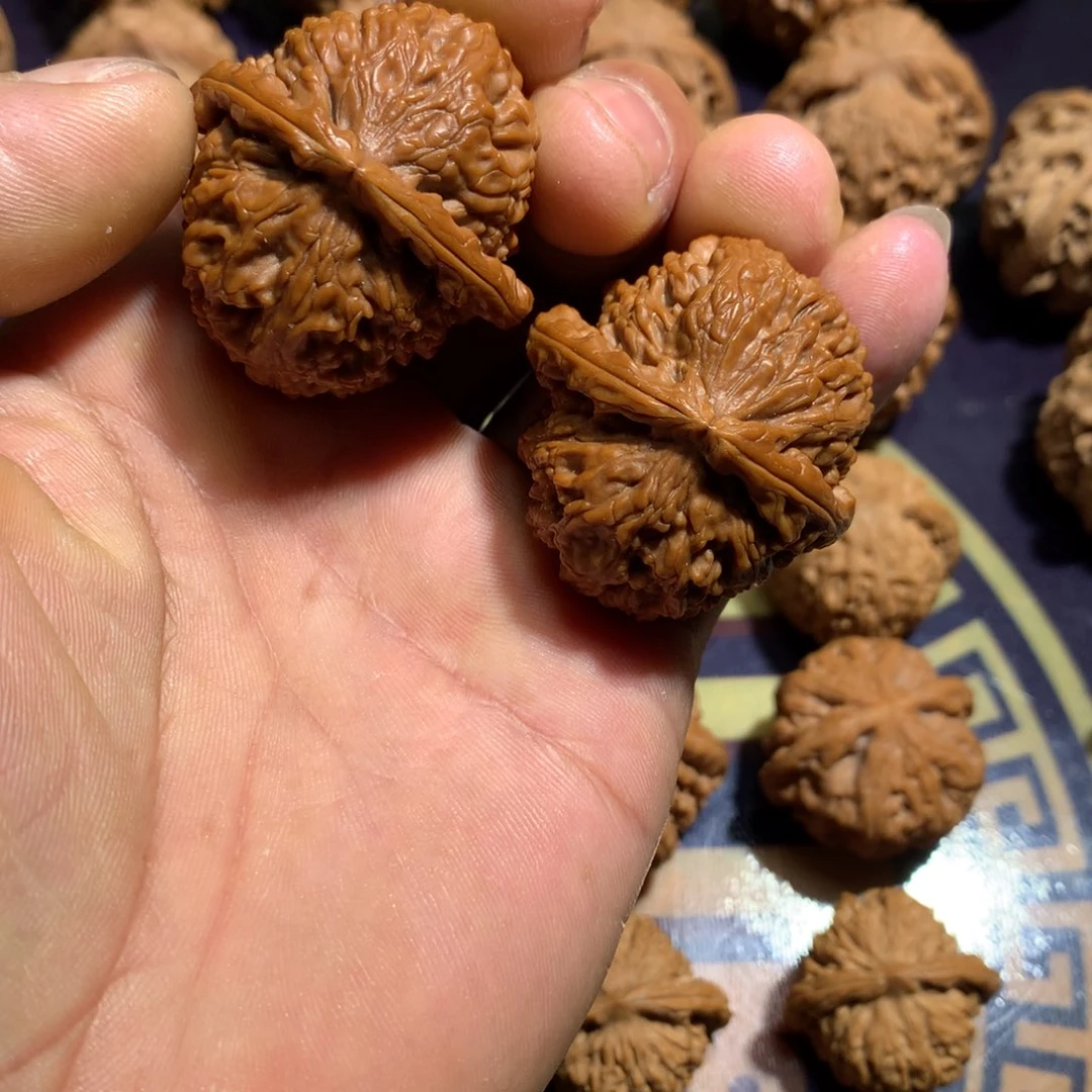 把件文玩核桃三角白38