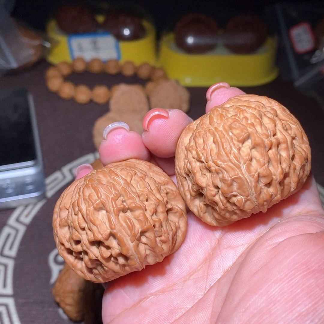 文玩核桃把件观**在磨盘