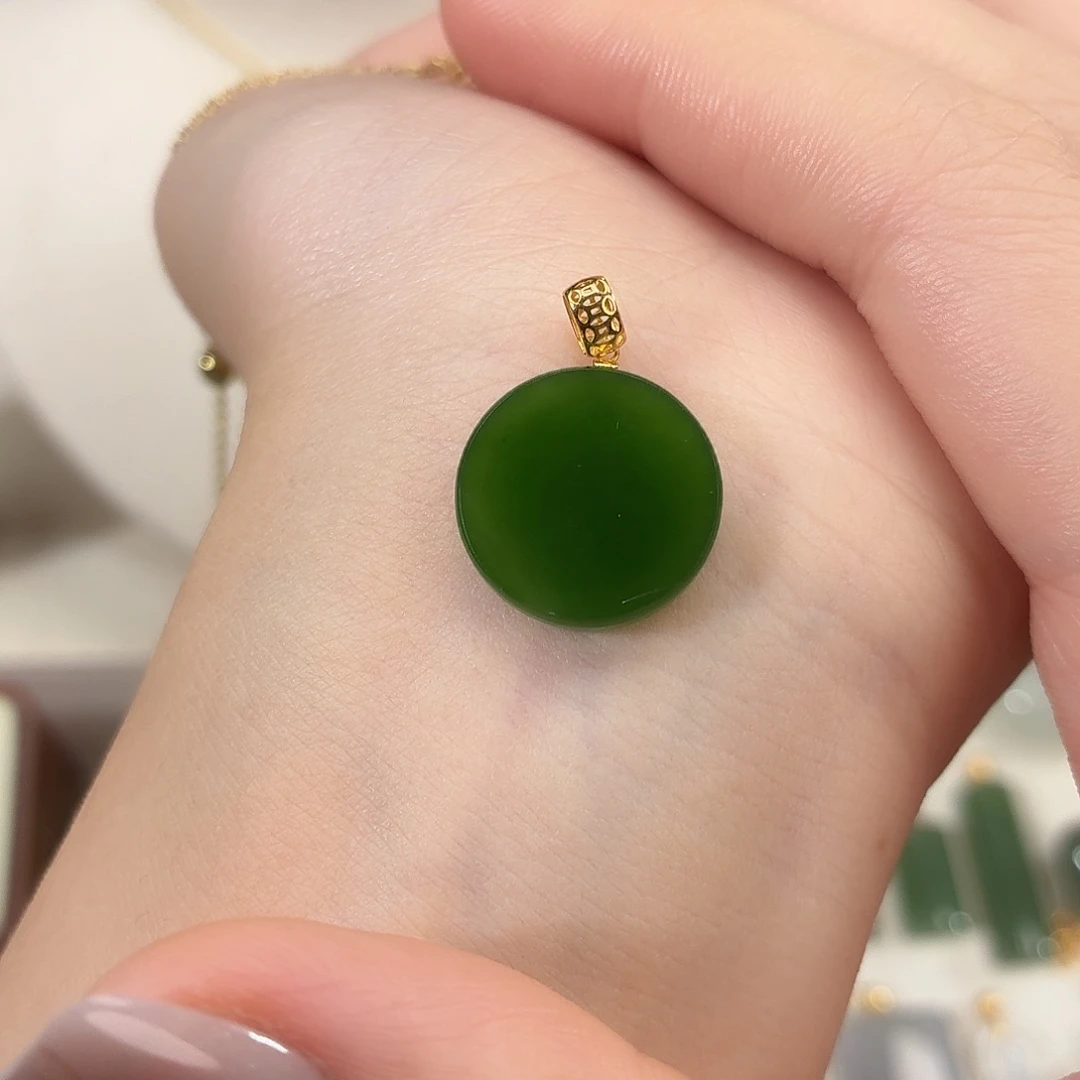 和田玉（碧玉）18K金镶嵌颈饰