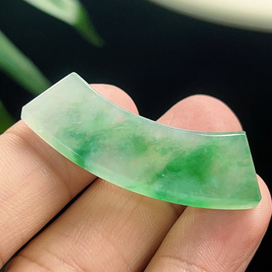 天然翡翠冰种飘绿阳绿花吊坠卡38.8-15.5-3.5绿色飘阳绿少女