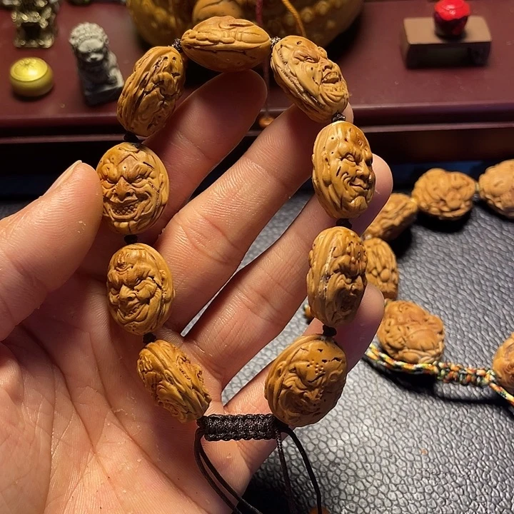 大桃核雕刻瑕疵恶僧
